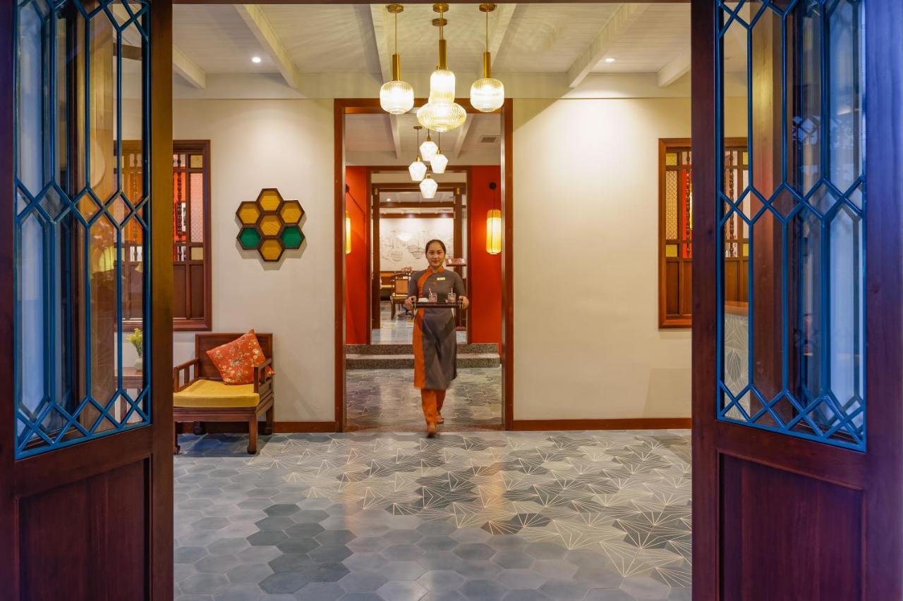 Cozy Savvy Boutique Hotel Hoi An Exterior foto The interior of the hotel